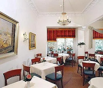 Park Am Lindenplatz Hotell 3*